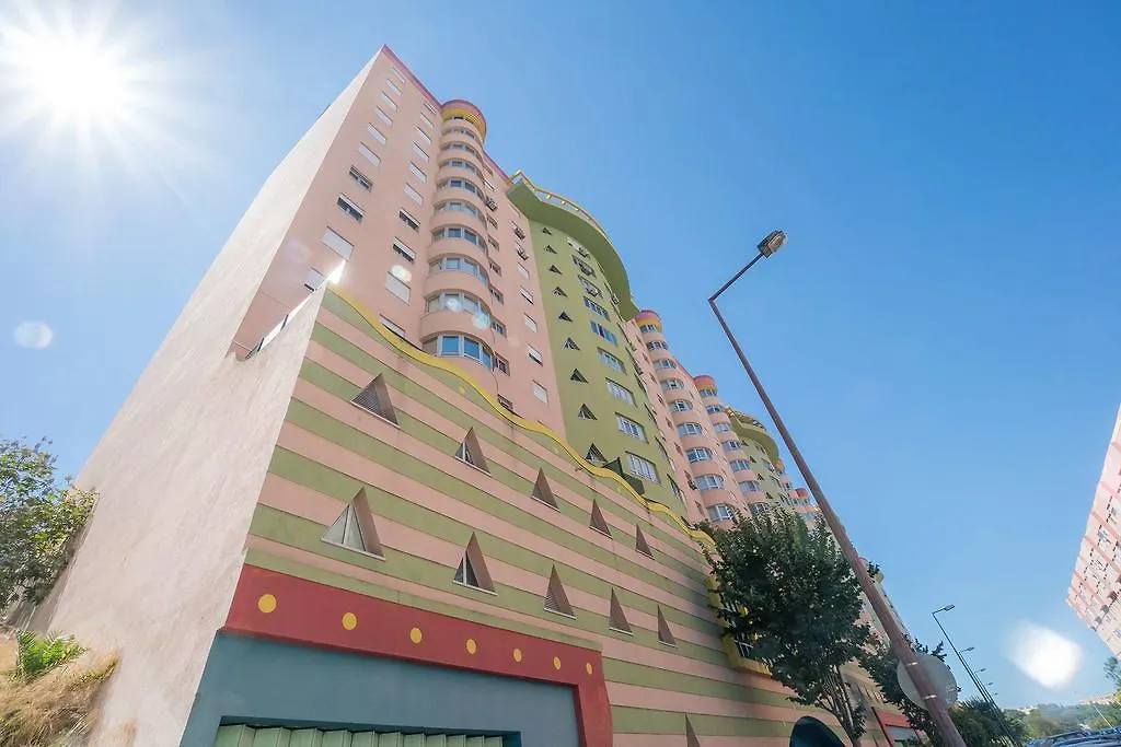 1-Minute Walk To The Metro And 2 To The Supermarket Lisbon Apartment